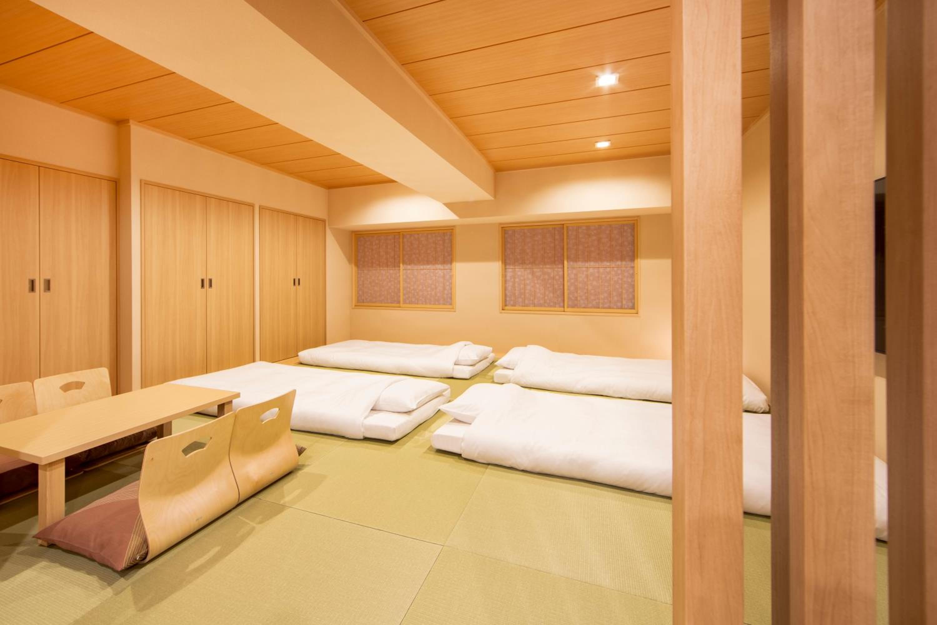 Japanese, Family 6، Karaksa Hotel Tokyo Station 3/6