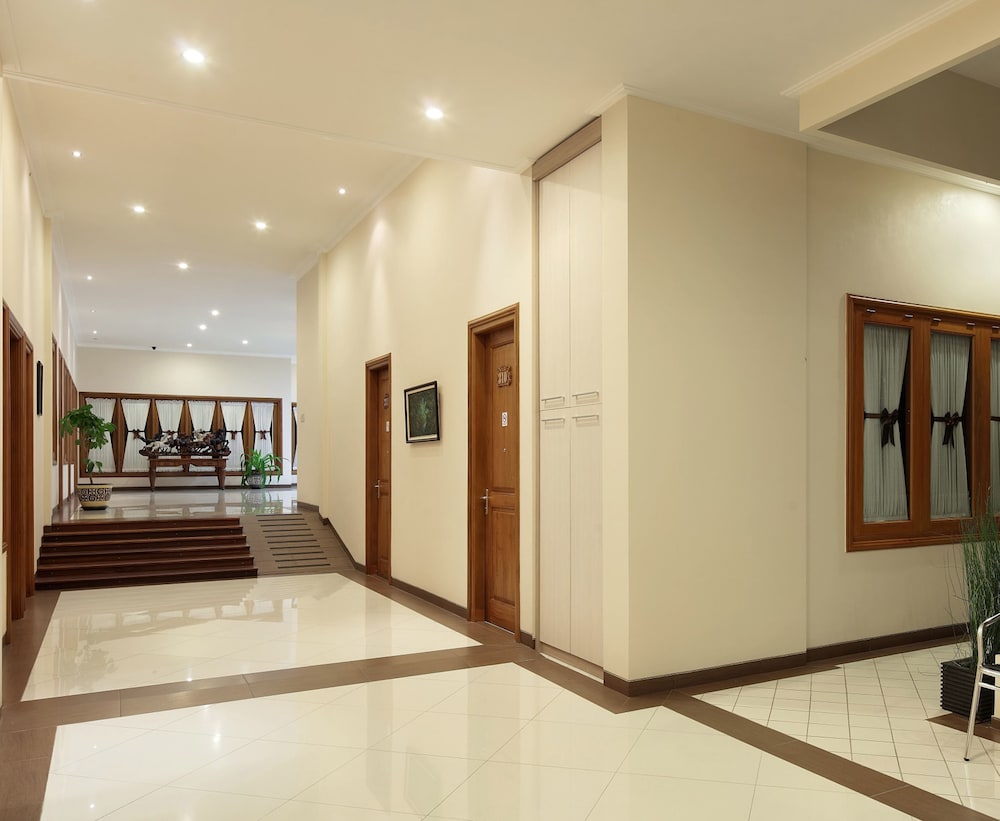 Kertanegara Premium Guest House 14/49