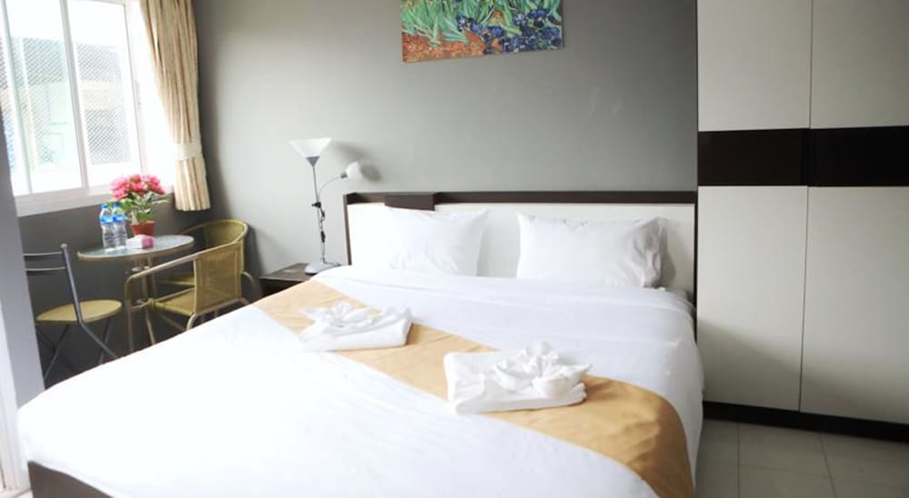 Guan Chao Yin Hotel 8/23