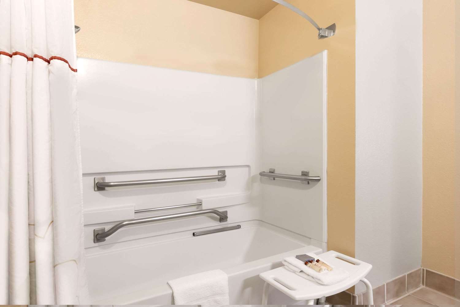 Hawthorn Suites by Wyndham Rancho Cordova/Folsom 10/11