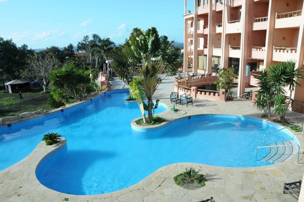 Africana Hotel & Spa in Al-'Amriyah