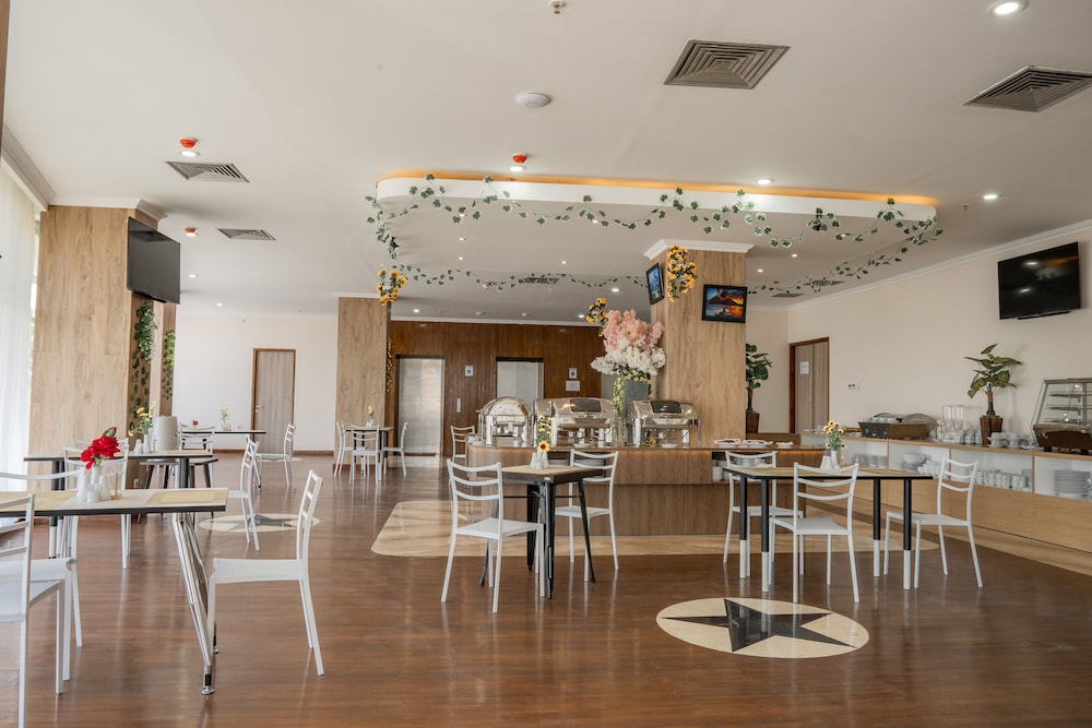 Goldvitel Hotel Surabaya 33/47