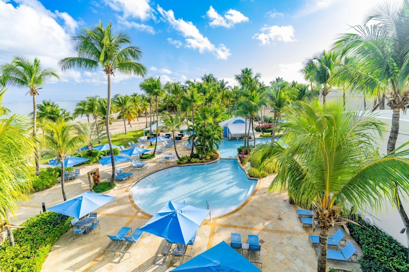 Courtyard Isla Verde Beach Resort 48/54