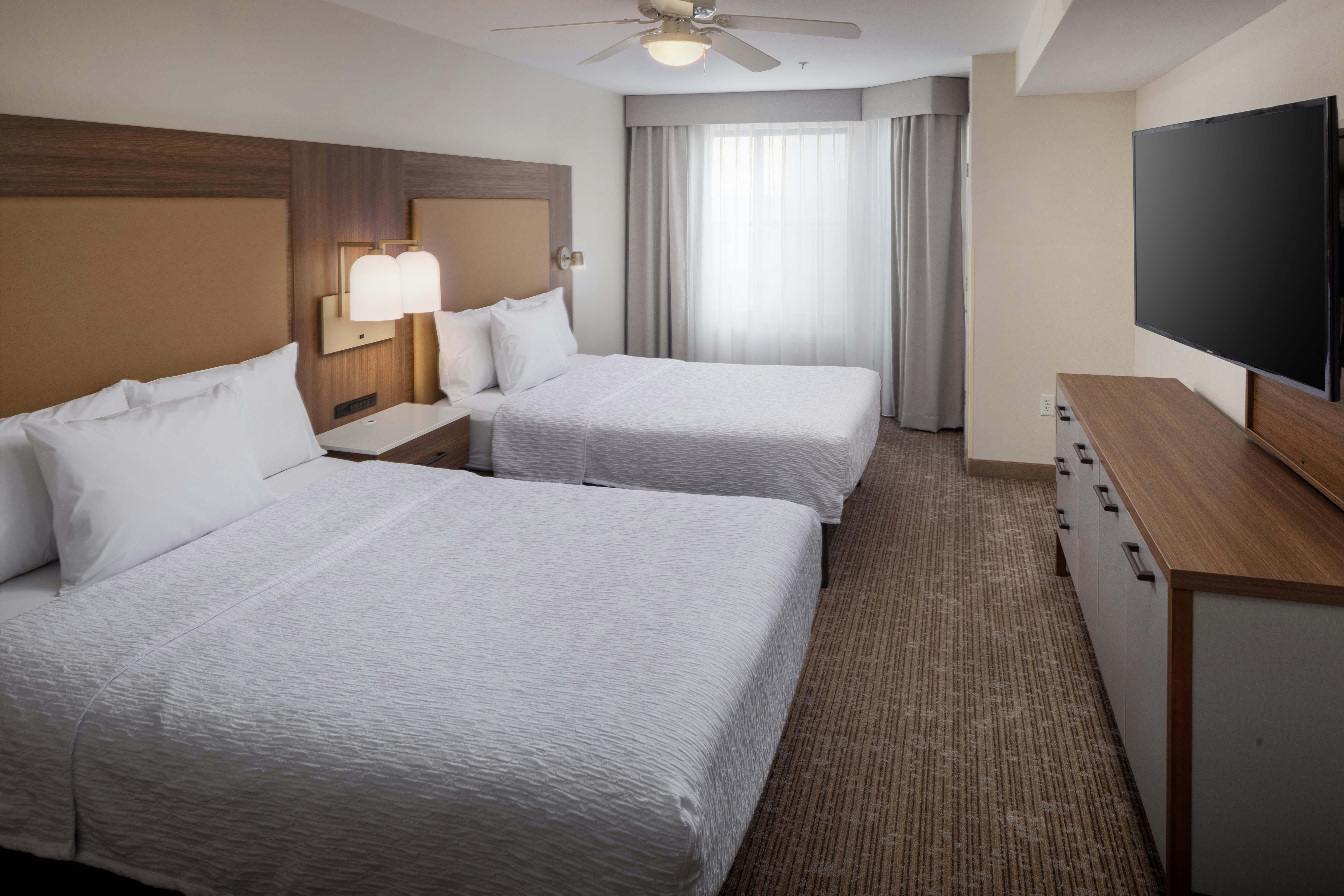 1 BEDROOM, SUITE, 2 QUEEN BEDS