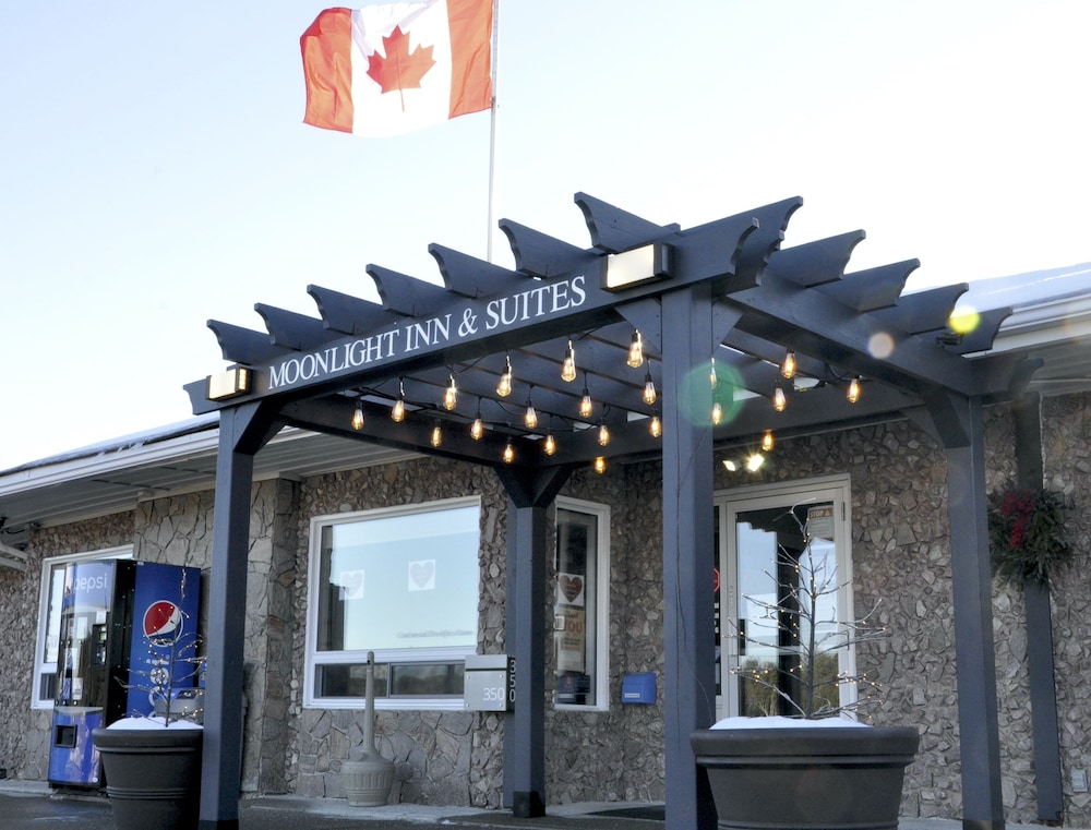 Moonlight Inn and Suites Sudbury 1/50