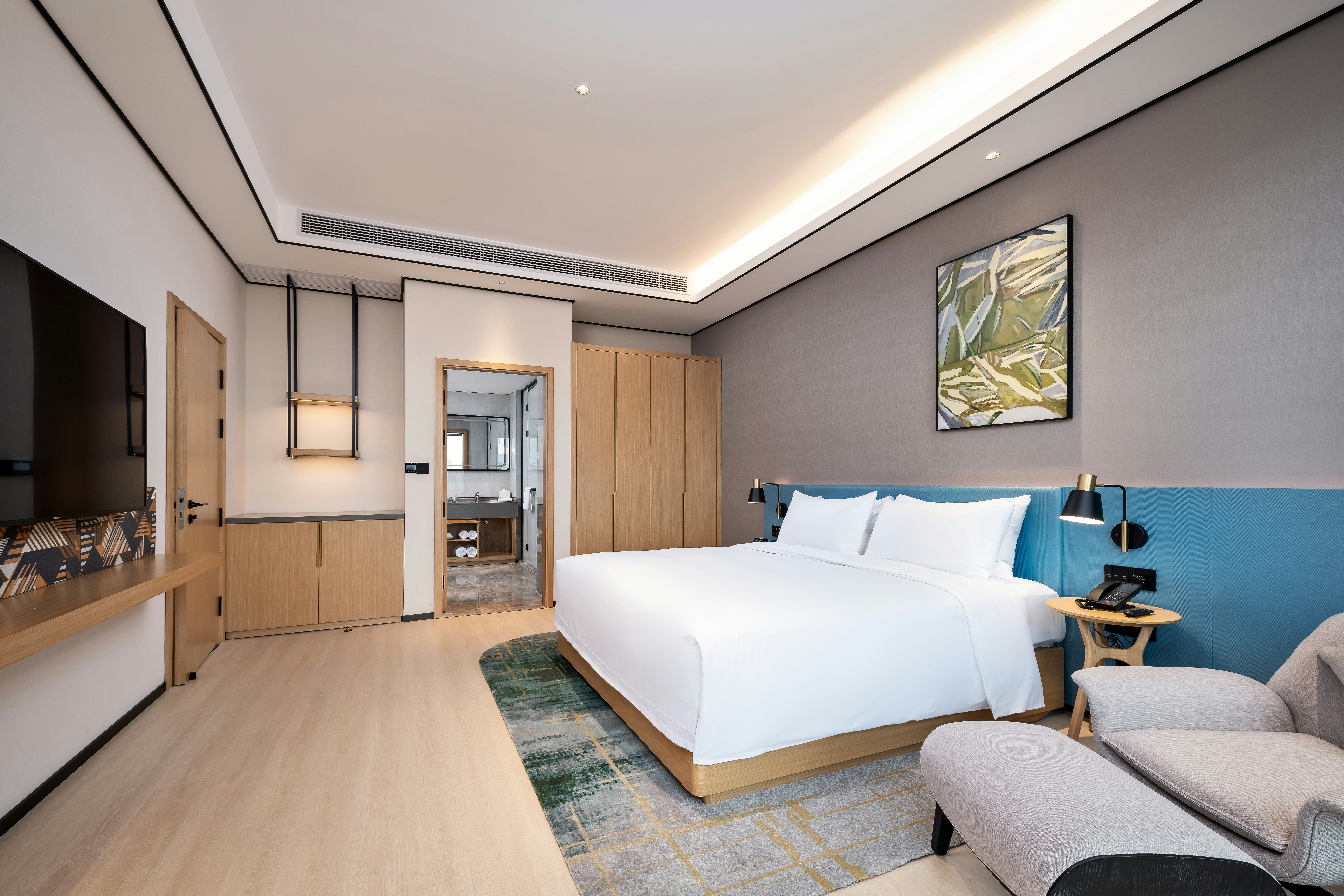 PREMIUM, SUITE, KING BED