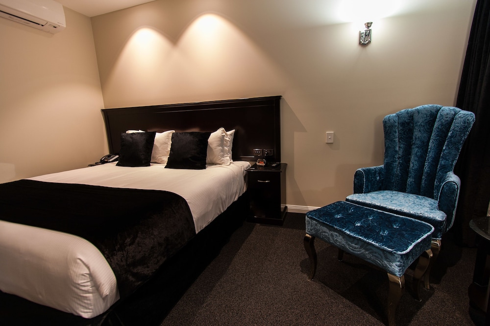 International Hotel Wagga Wagga 24/66