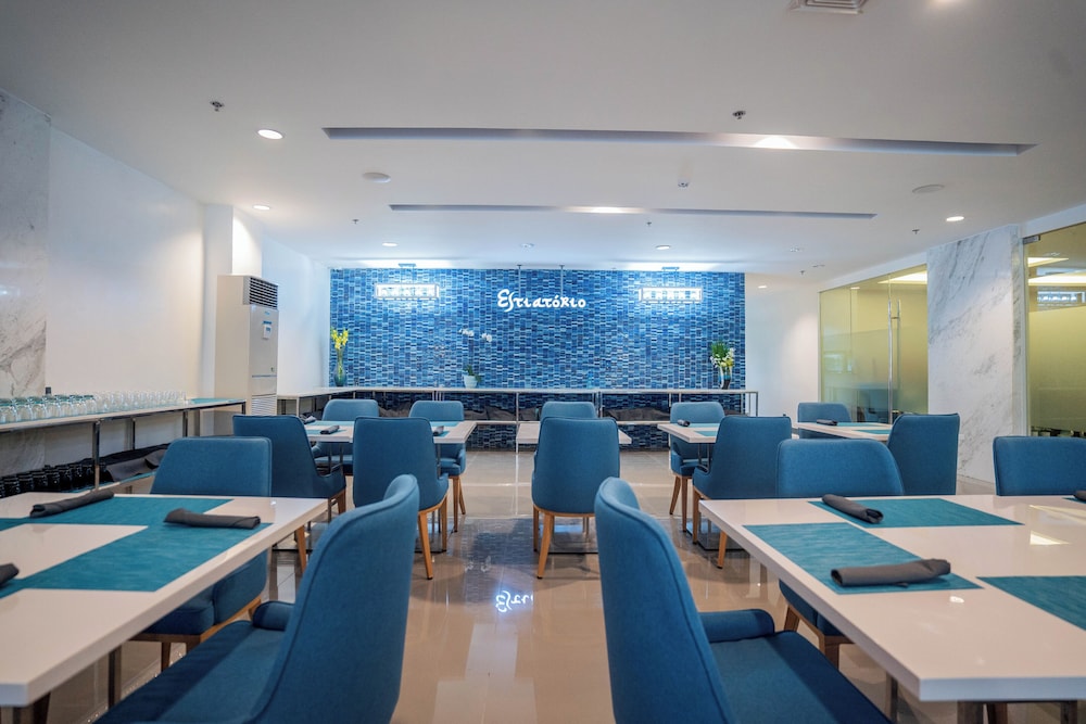 Stacia Hotel 39/48