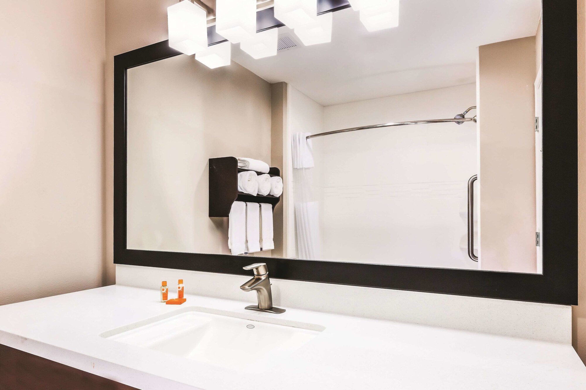 غرفة بسرير كينج، La Quinta Inn & Suites by Wyndham Rockport - Fulton 6/6