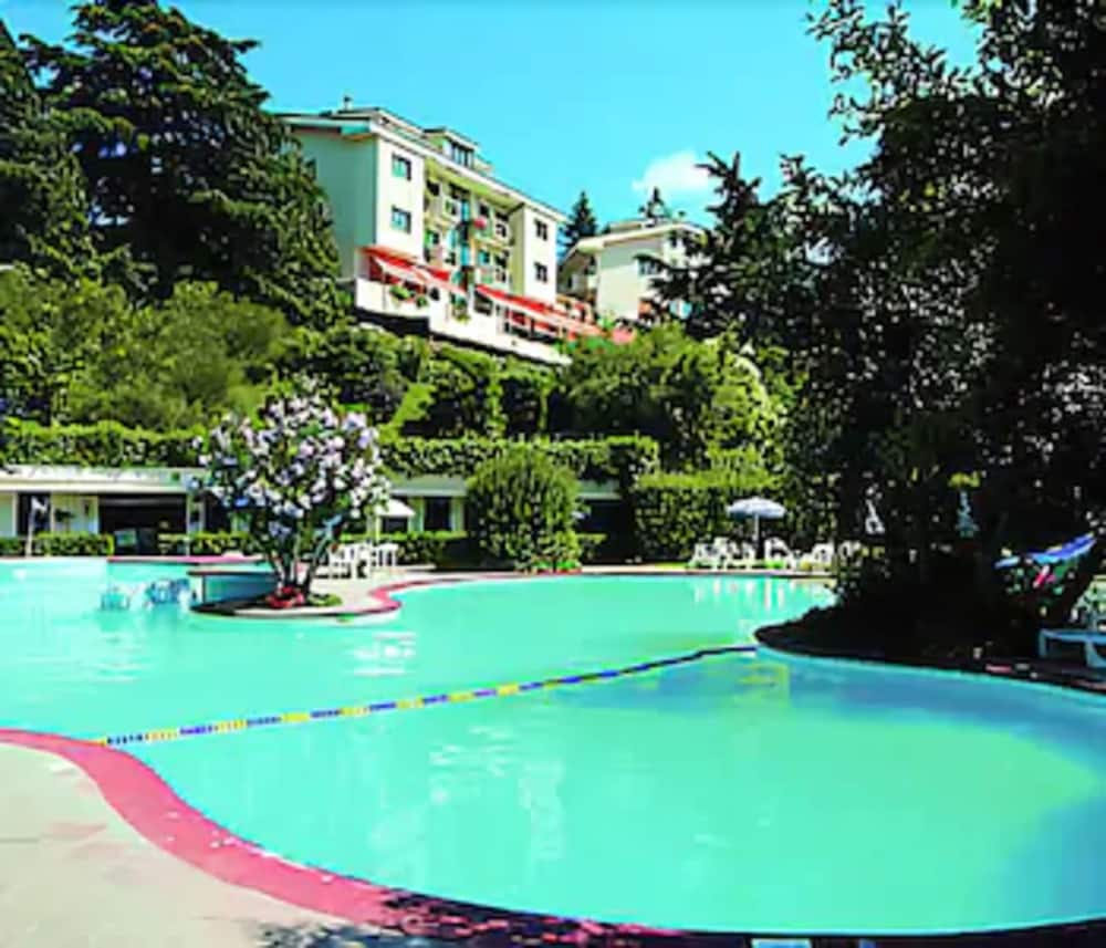 BALLETTI PARK HOTEL 38/40