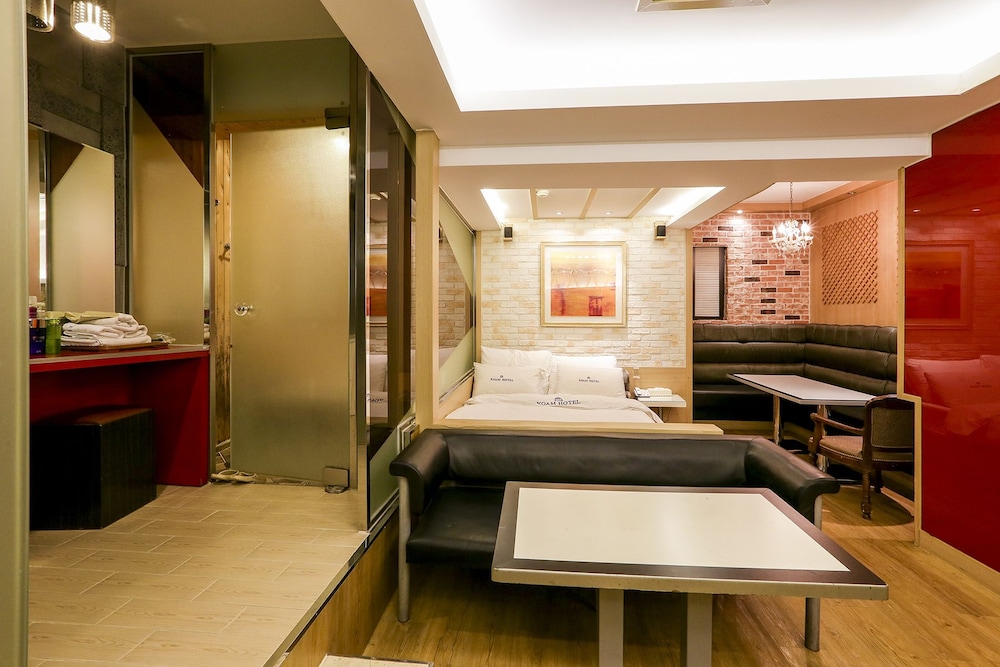 Koam Tourist Hotel 48/50