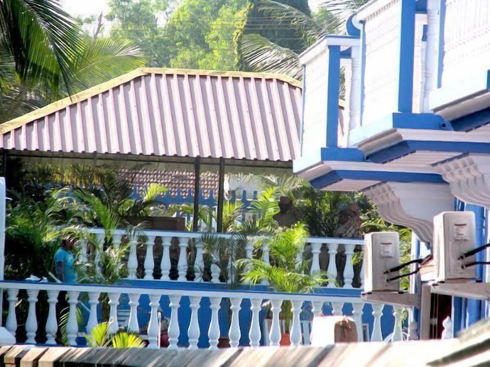 MAYFLOWER BEACH RESORT 7/50