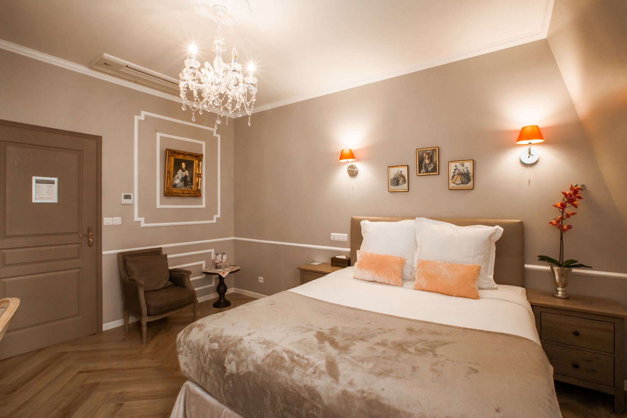 DELUXE, DOUBLE BED, PRIVATE BATHROOM
