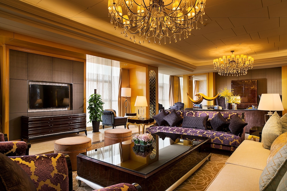 Crowne Plaza Yiwu Expo 30/50