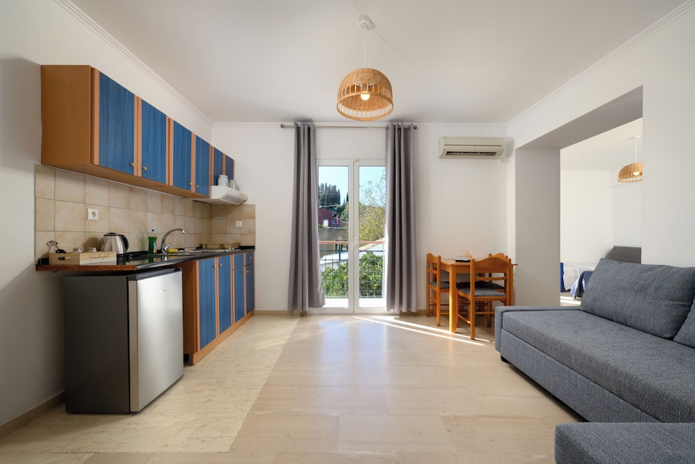 Aquarius Beach Aparthotel 51/69