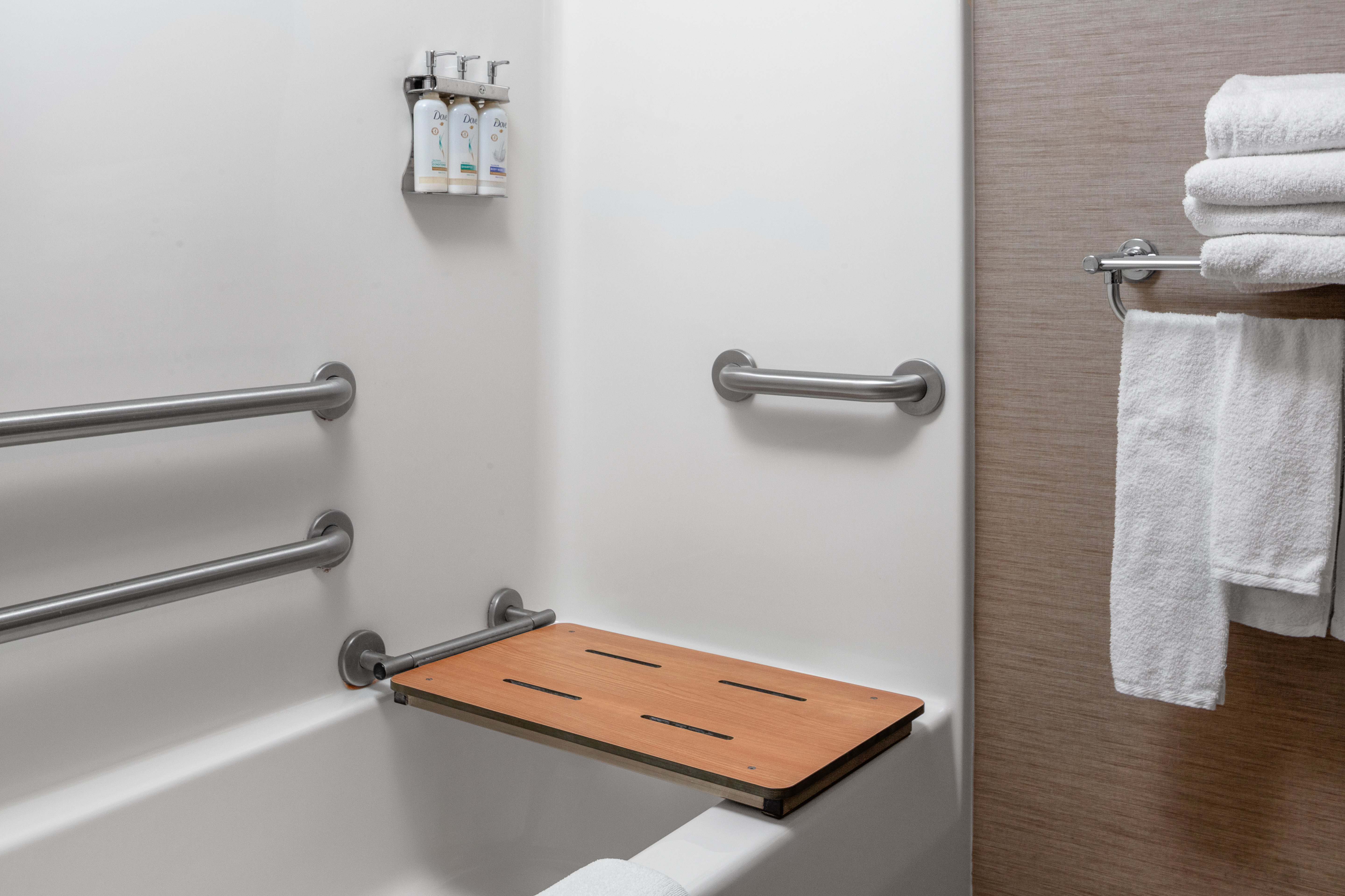 غرفة بسريرين مزدوجين لذوي الإعاقة، Holiday Inn Express Hotel & Suites St. Louis West-O Fallon 3/3