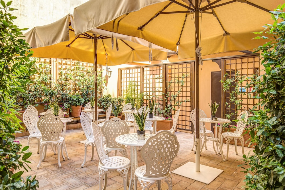 Charme Spagna Boutique Hotel 56/77