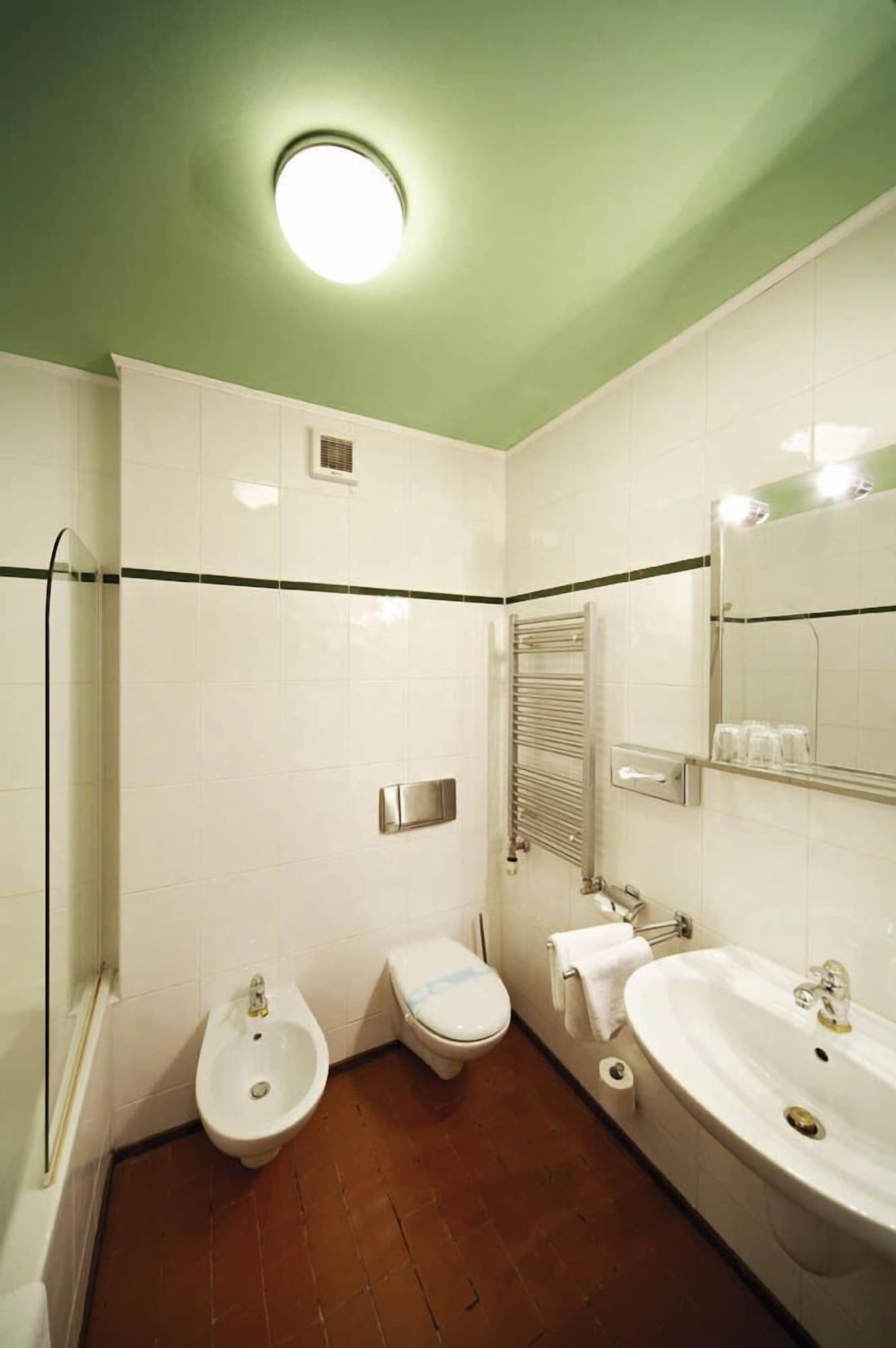 STANDARD, TWIN BEDS