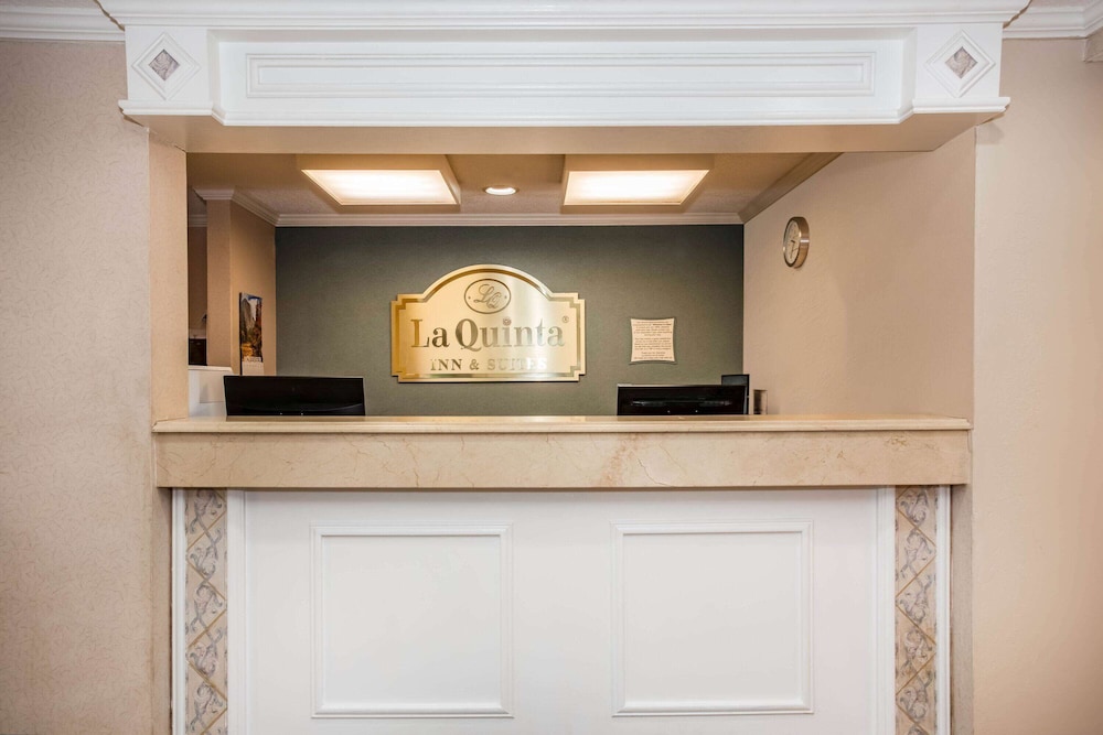 La Quinta Inn & Suites by Wyndham Melbourne Viera 4/56