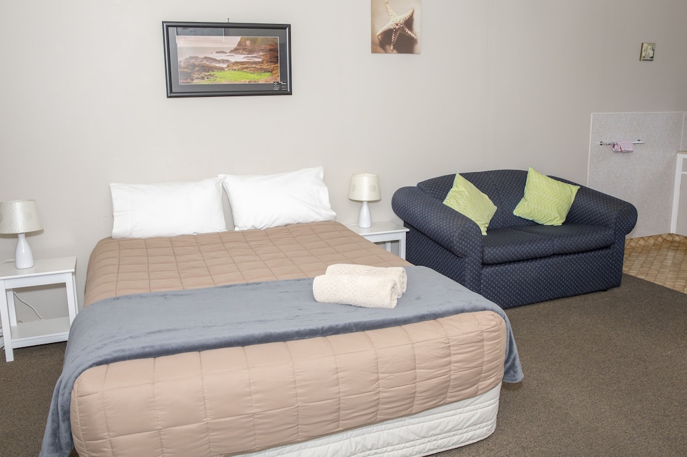 GREYMOUTH MOTEL 25/54