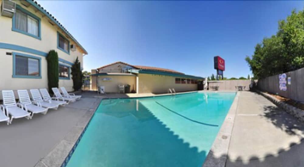 Marinwood Inn & Suites 9/43