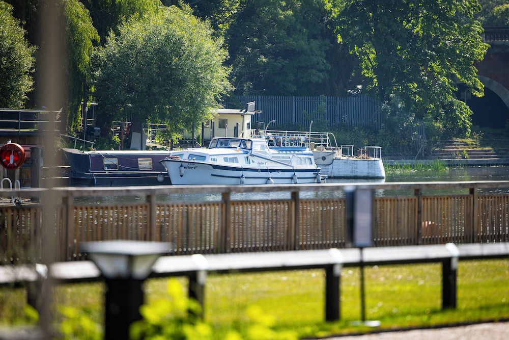 the runnymede-on-thames 7/59