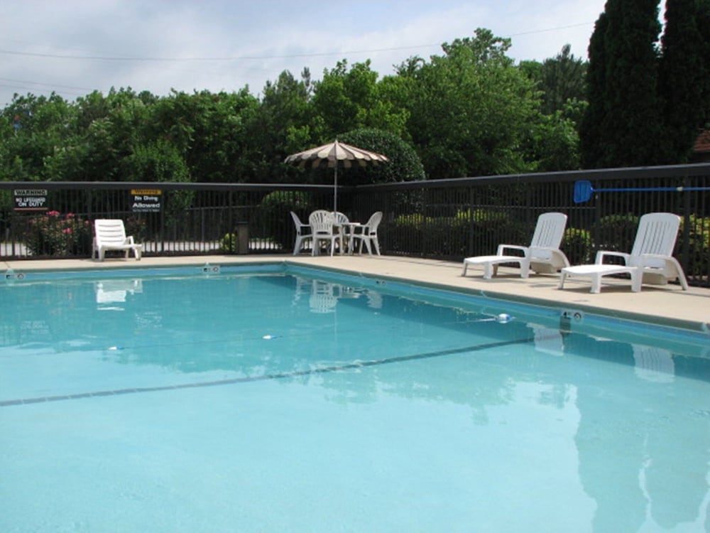 Red Roof Inn Cookeville - Tennessee Tech 12/13
