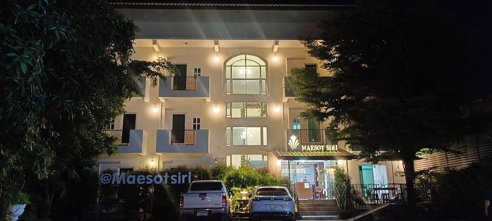 Maesot Siri Hotel 5/50
