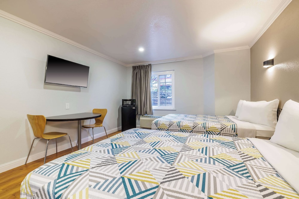 Motel6 Auburn, CA 43/60