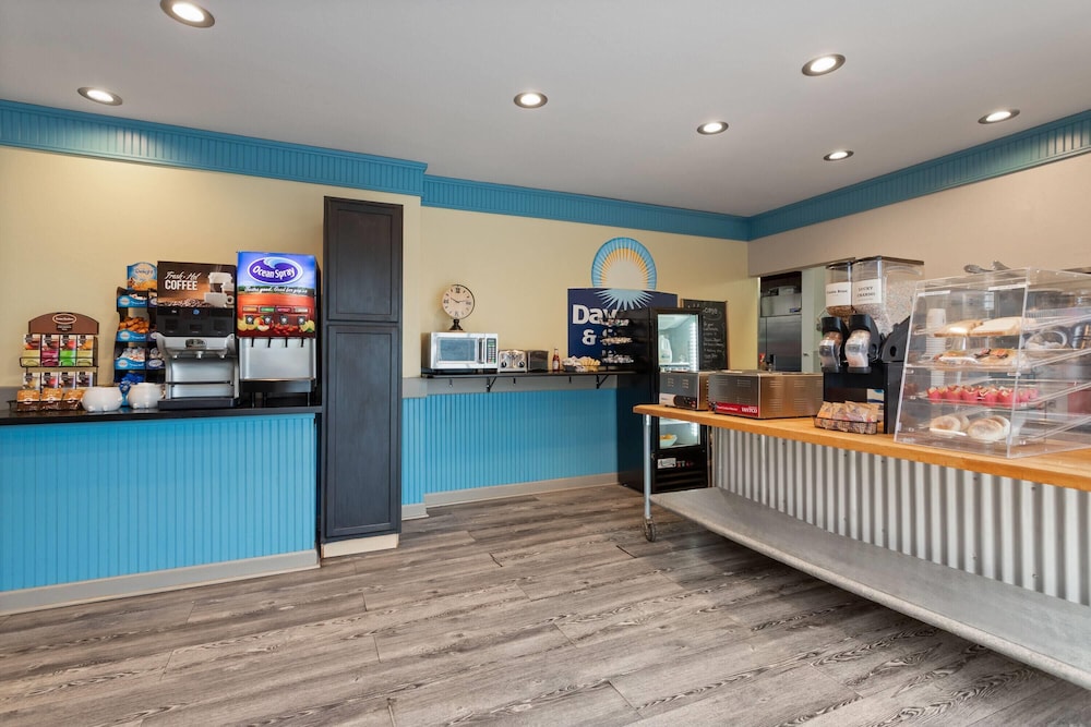 Days Inn and Suites by Wyndham Downtown Missoula-University 8/66