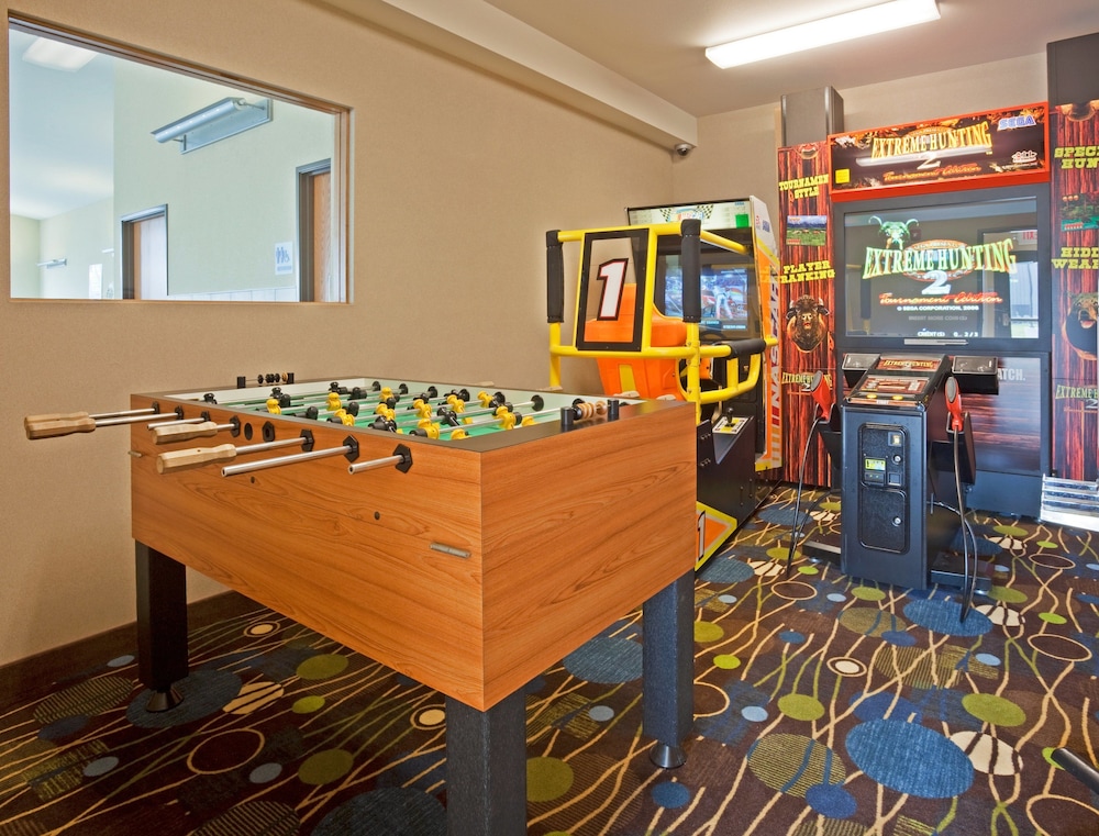 Holiday Inn Express Hotel And Suites Antigo 54/61