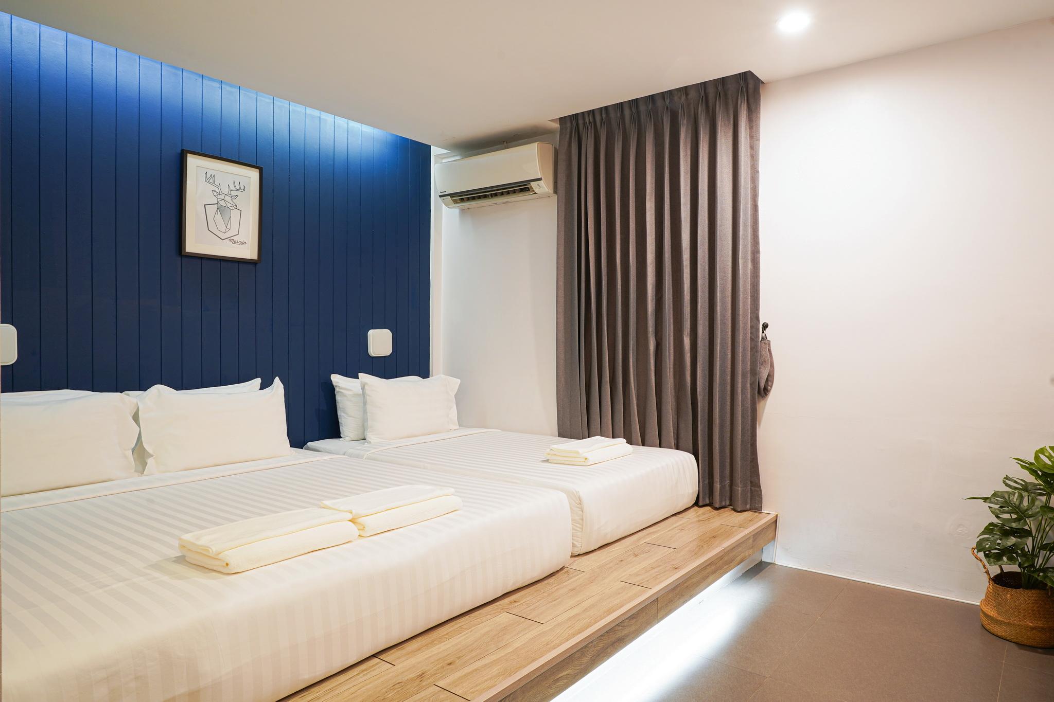 Room, Triple, Building a