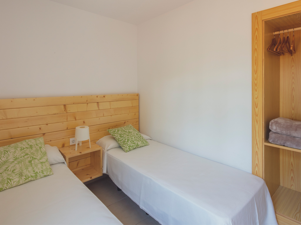 2 BEDROOMS, APARTMENT