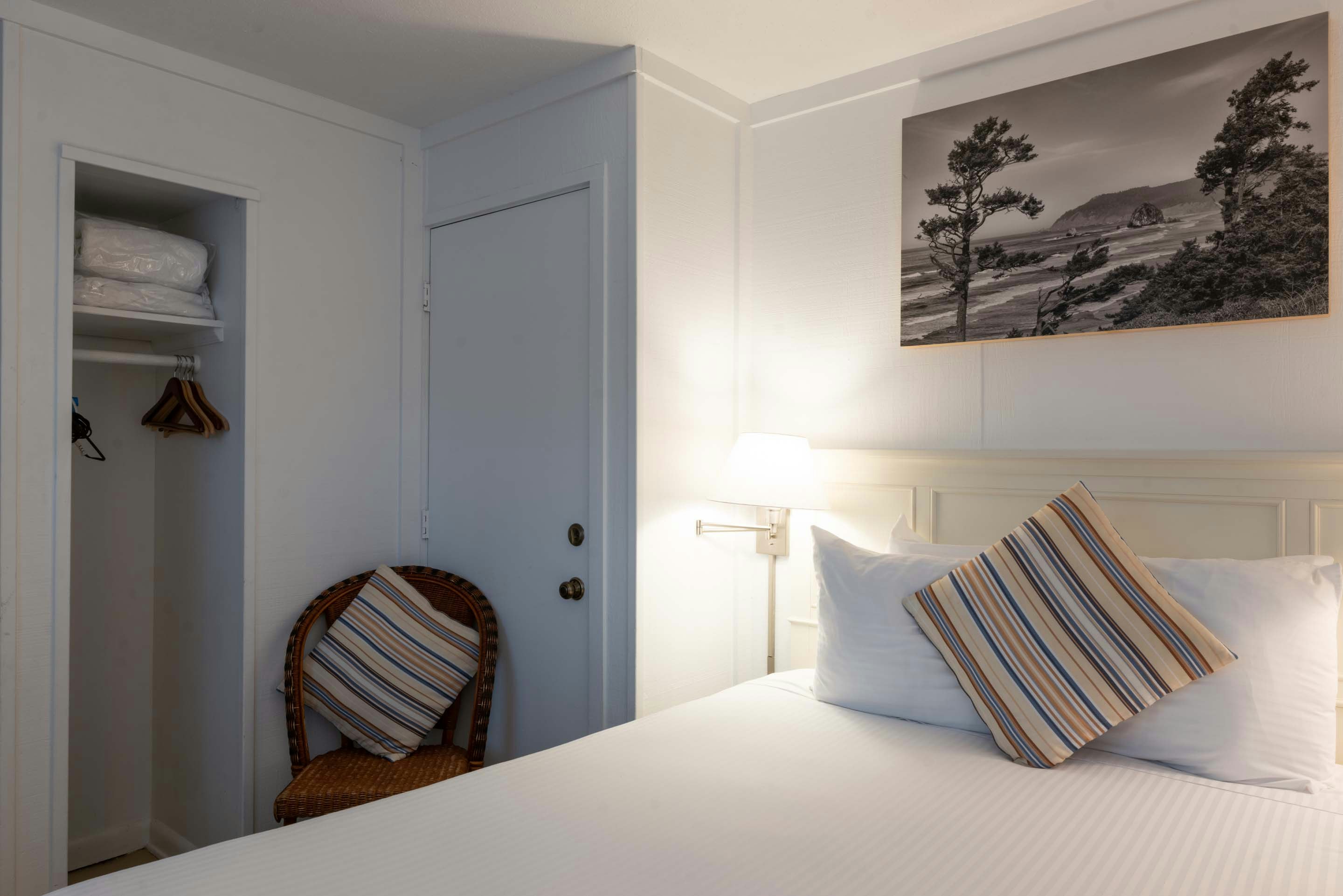 Cannon Beach Hotel Collection 11/39