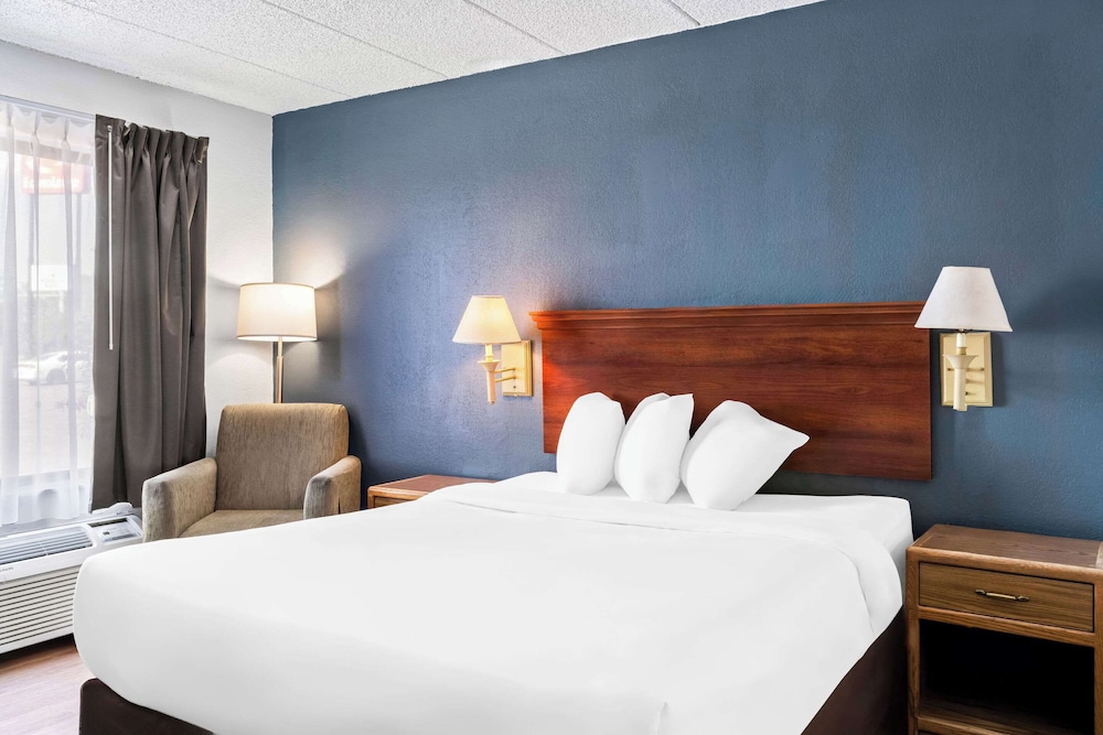 ROOM, KING BED, ACCESSIBLE