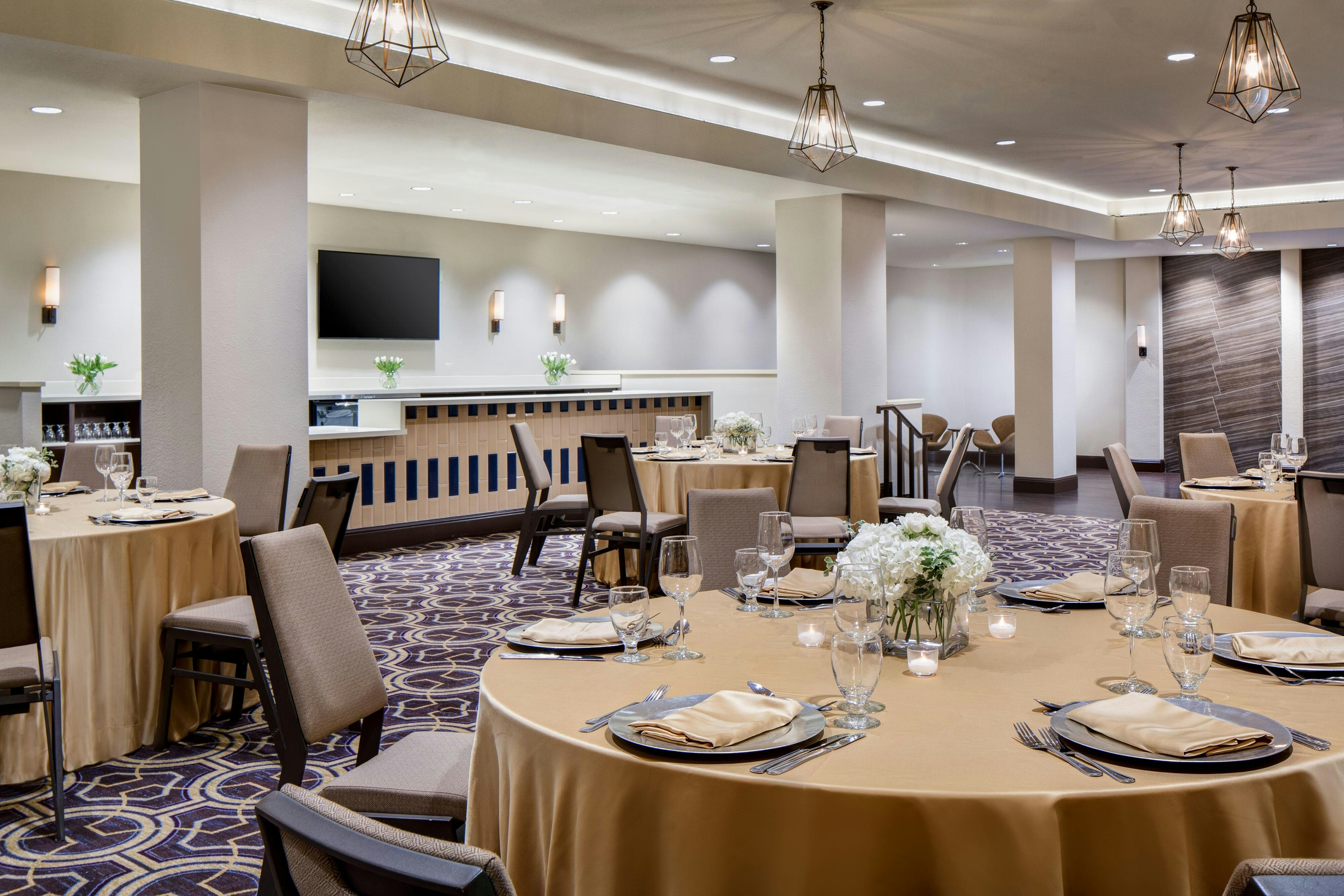 Sheraton DFW Airport Hotel 17/19