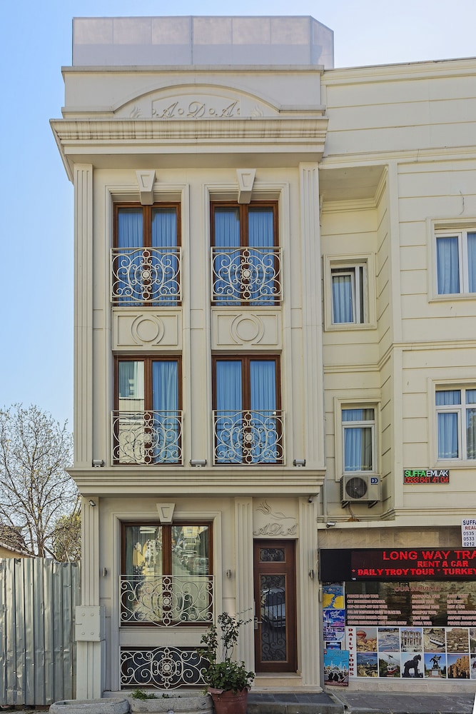 Ada Hotel 2/77