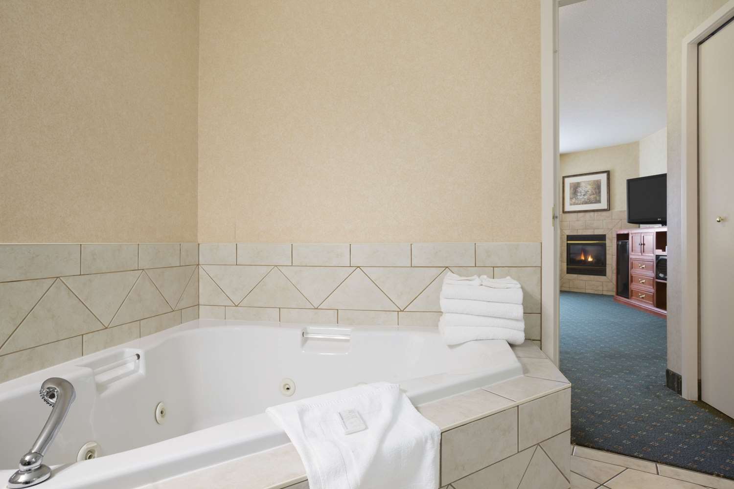 Travelodge by Wyndham Strathmore 21/22