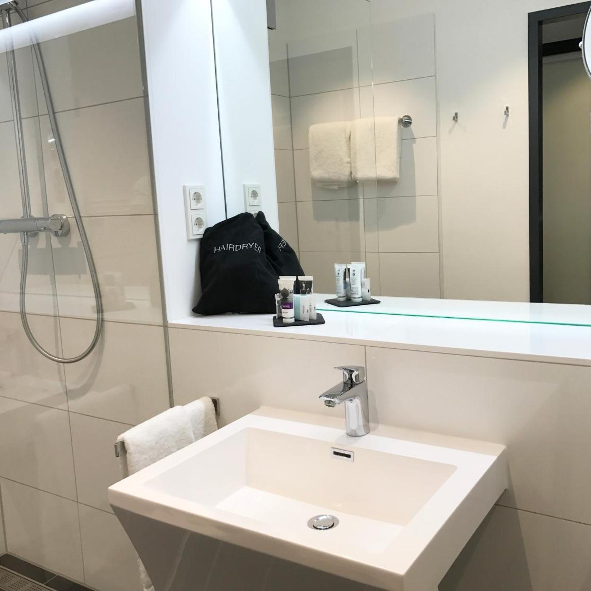 غرفة سوبيريور بسرير فردي مع أريكة، Mercure Hotel Kaiserhof Frankfurt City Center 3/6