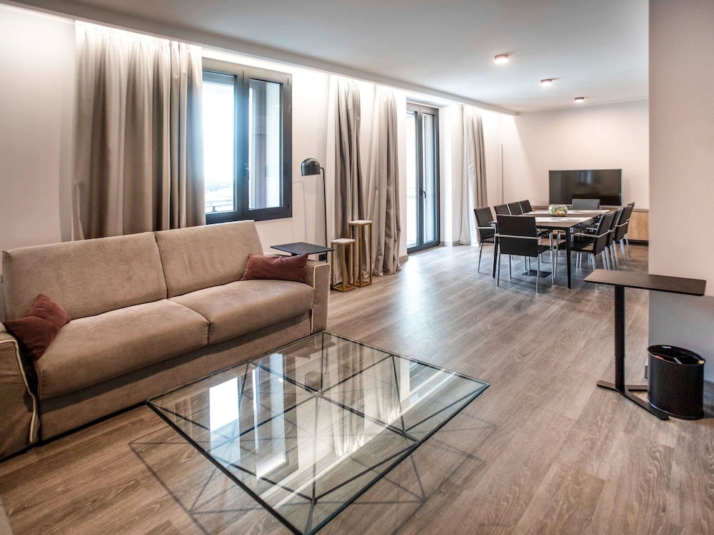 Novotel Parma Centro 50/74