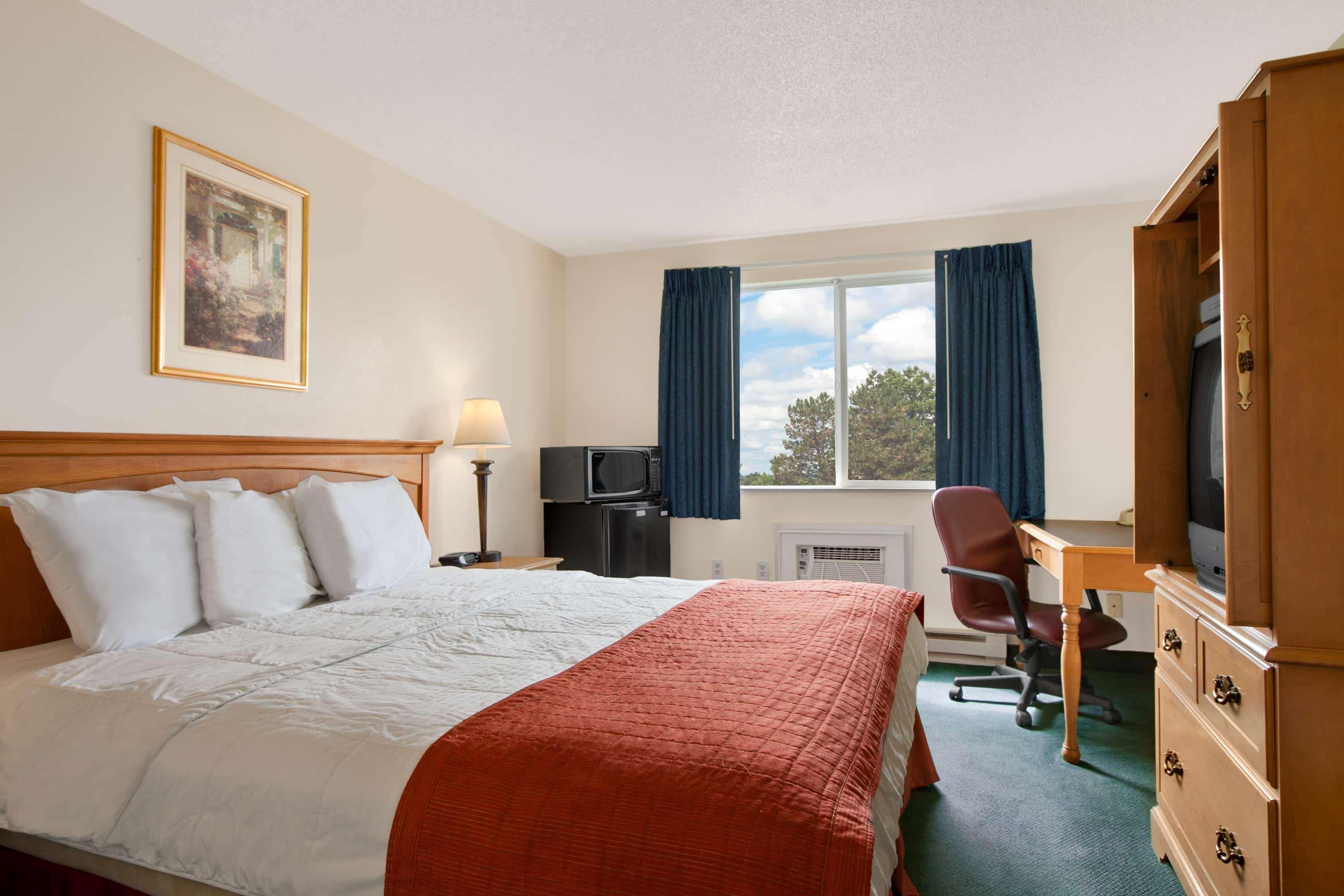 Travelodge By Wyndham Port Of Tacoma WA — foto 2