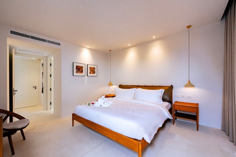 2 BEDROOMS, POOL, VILLA