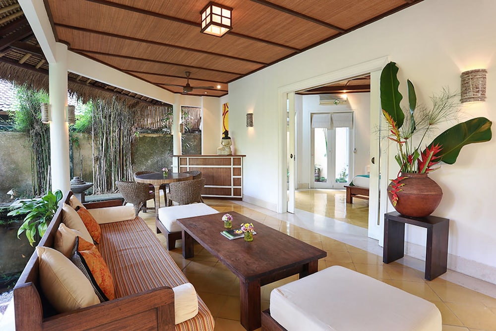 Gajah Biru Bungalows 29/50