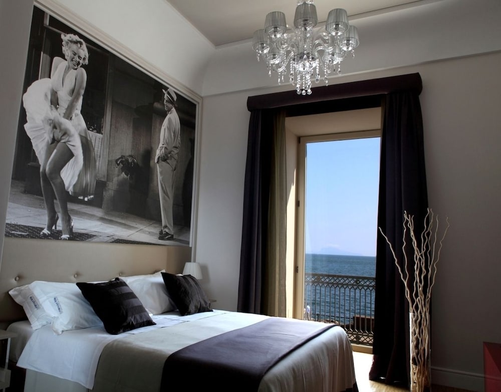 Partenope Relais 10/63