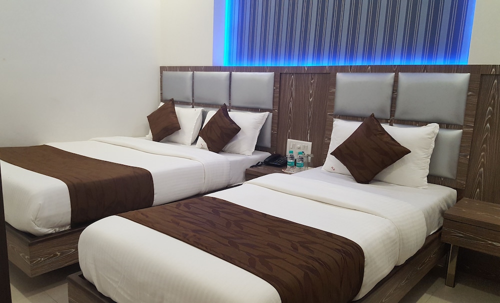 Hotel Sanjary Palace 10/18