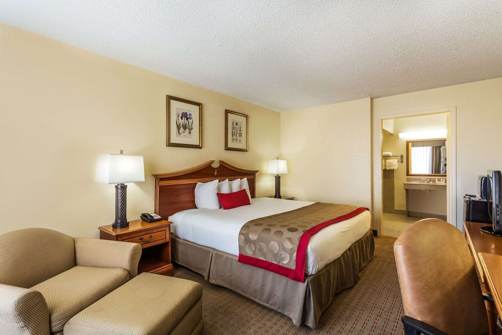 Ramada by Wyndham Houma 5/27
