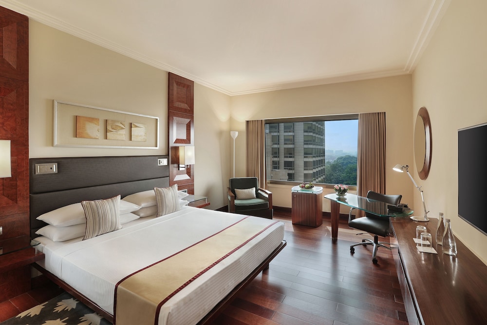 ROOM, KING BED, POOL VIEW, POOL ACCESS