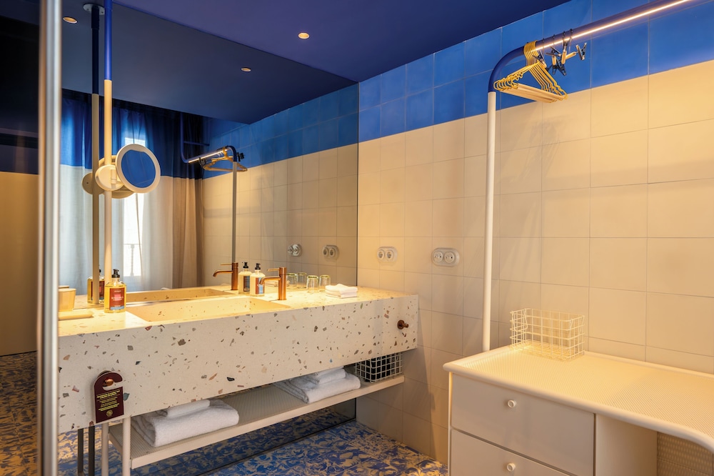 جناح جونيور بسرير كينج بشرفة، Terreno Barrio Hotel 9/10