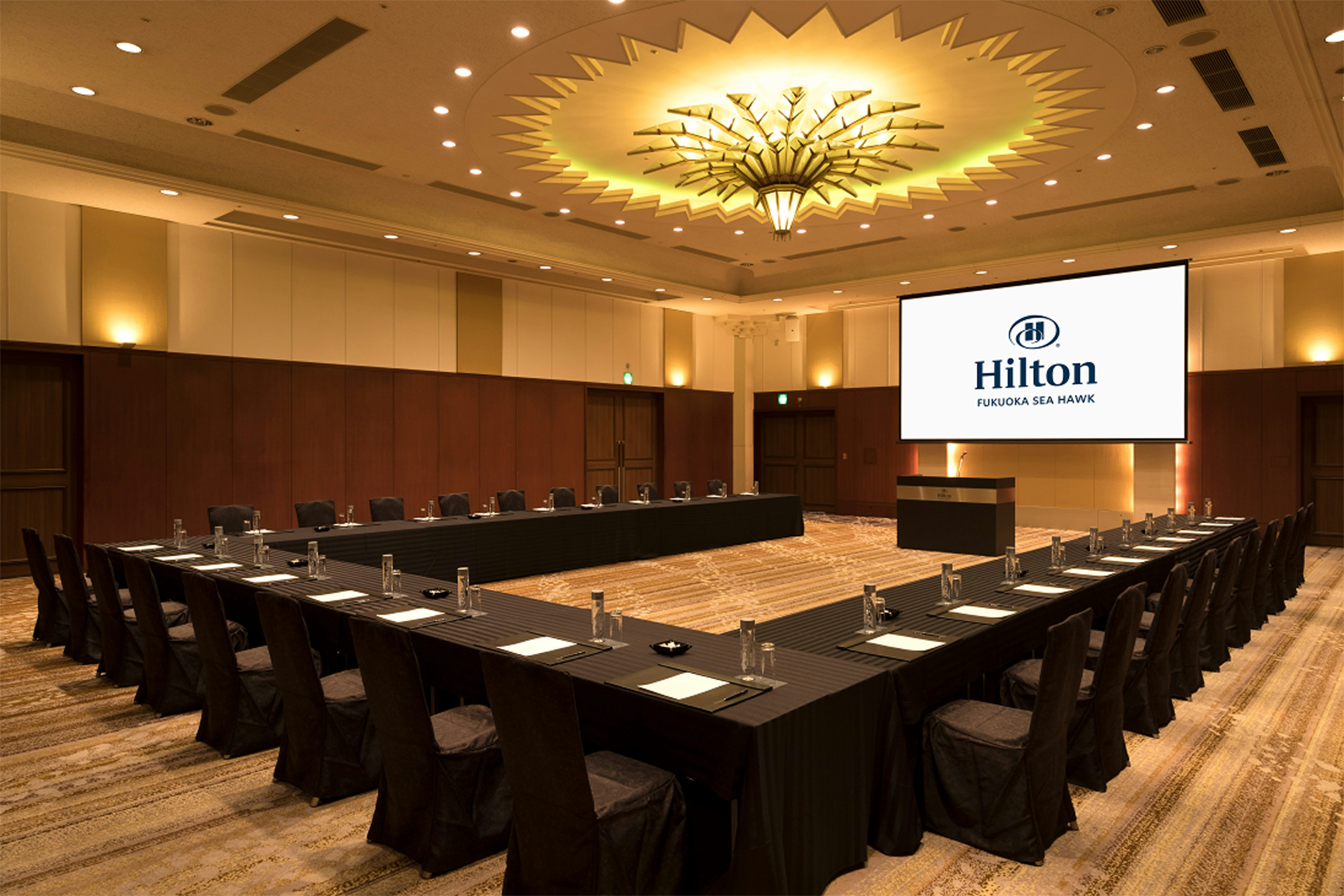 Hilton Fukuoka Sea Hawk 73/84