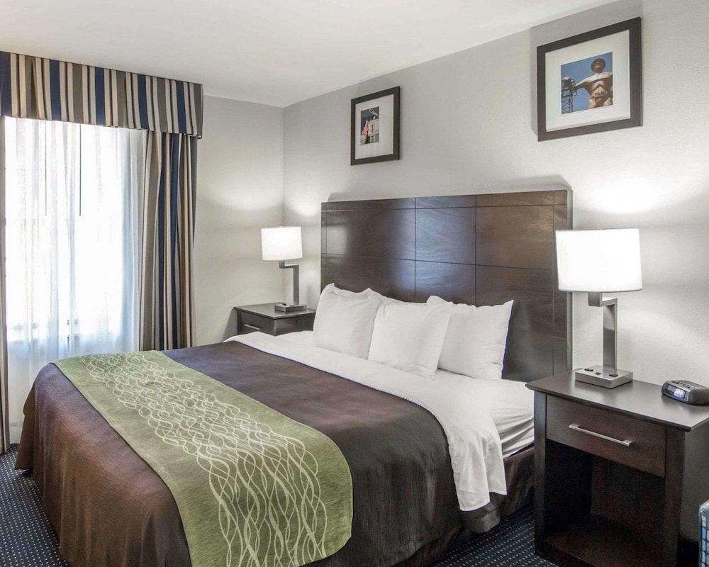 Quality Inn Tulsa-Downtown West 8/27